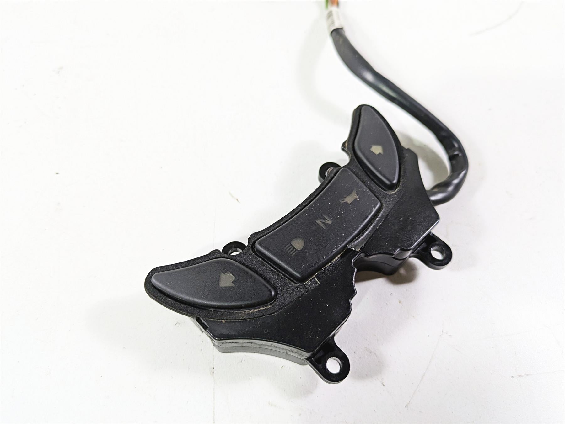 2008 Harley FLSTSB Cross Bones Indicator Instrument Lights Cluster 68545-08 {{ shop.shopifyCountryName }} - Mototech271