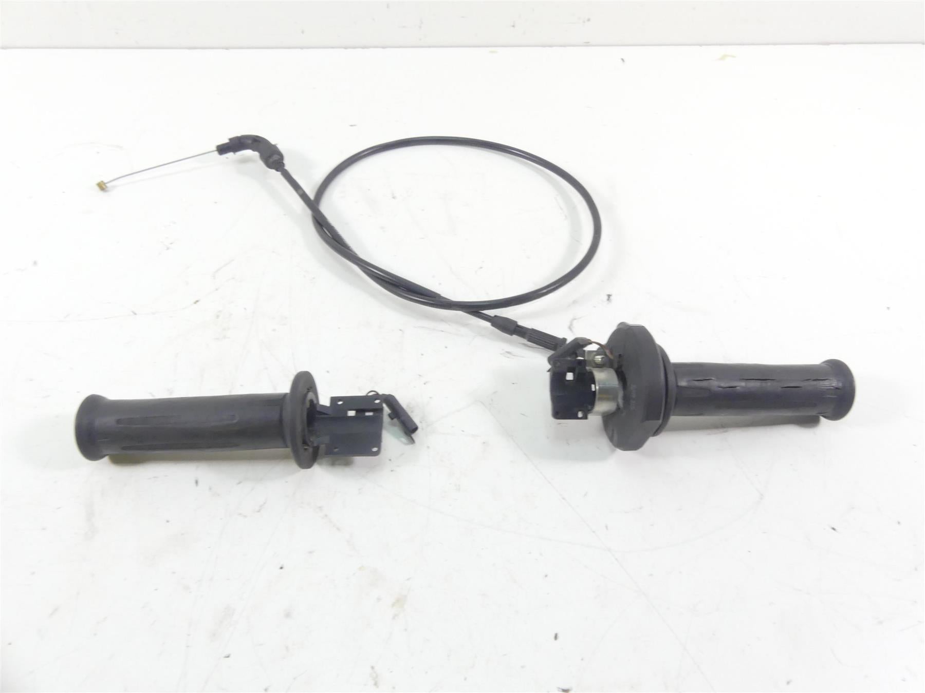 2008 BMW R1200GS K25 Heated Hand Grip Set - Read  61317727067 61317695470