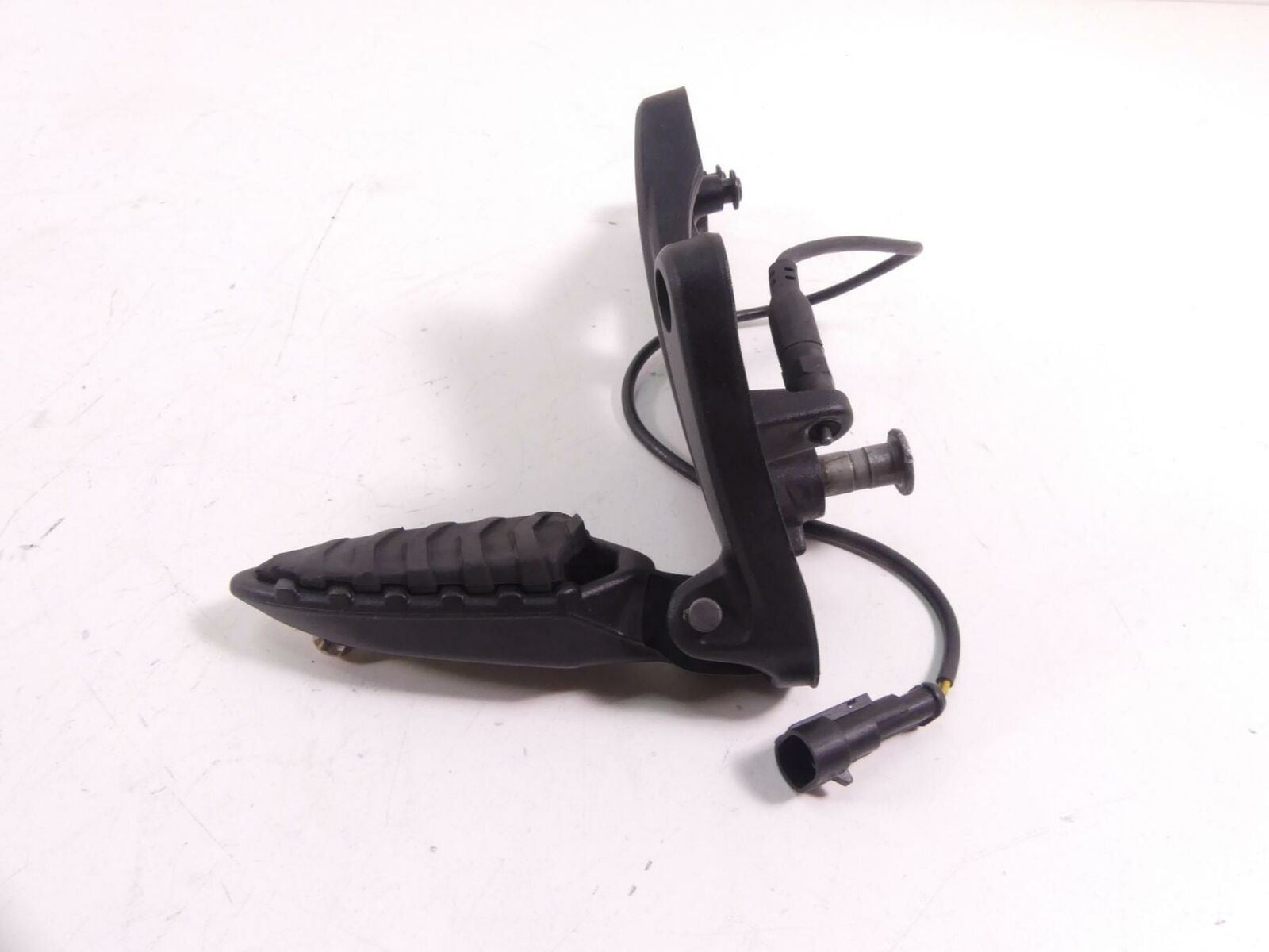 2015 Ducati Diavel Carbon Right Front Rider Footpeg Foot Peg + Mount 82431762A {{ shop.shopifyCountryName }} - Mototech271