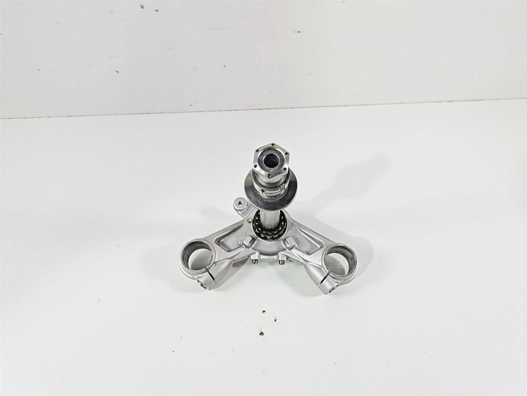 2018 BMW R nineT Urban GS K33 Lower Triple Tree Steering Clamp 31428560399 {{ shop.shopifyCountryName }} - Mototech271