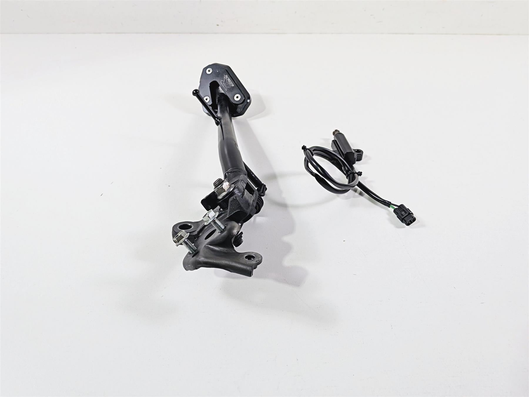 2024 Suzuki GSXR600 Side Kick Stand Kickstand & Safety Switch 42310-14J00 {{ shop.shopifyCountryName }} - Mototech271