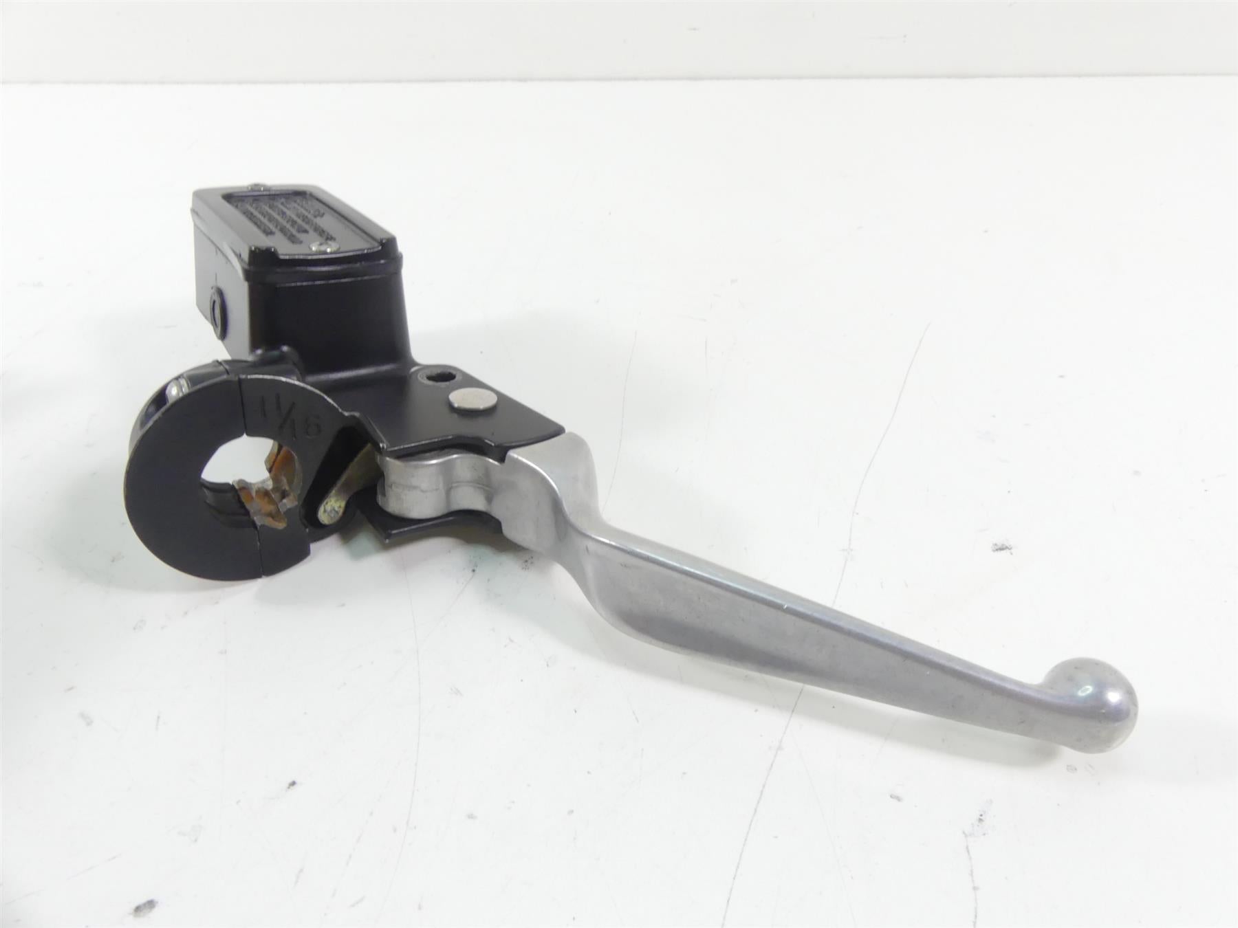 1995 Harley Dyna FXDL Low Rider Front Brake Master Cylinder Dual 11/16 45013-93 {{ shop.shopifyCountryName }} - Mototech271