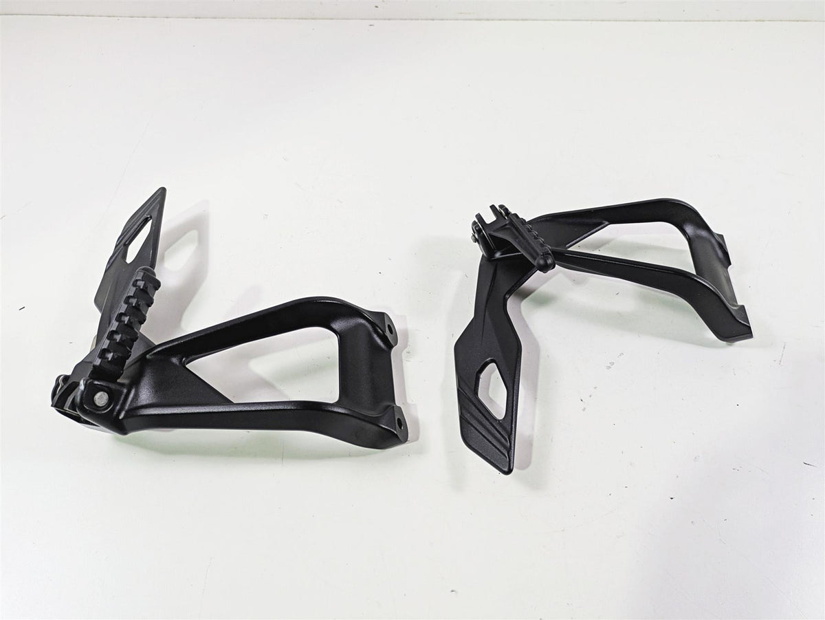 2017 KTM 1290 Super Duke GT Rear Passenger Footpeg 6140304800033S 6140304900033S {{ shop.shopifyCountryName }} - Mototech271