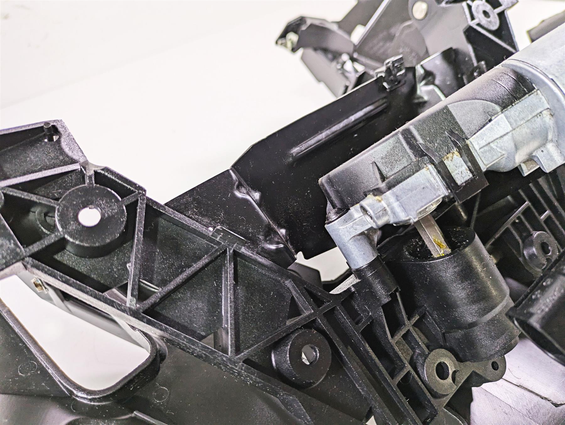 2019 BMW R1250RT K52 Windshield Adjuster & Motor 46637728676 46637728786 {{ shop.shopifyCountryName }} - Mototech271