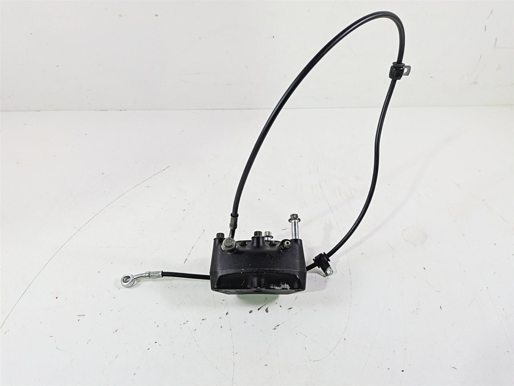 2011 Harley FXDC Dyna Super Glide Front Brake Caliper & Line 44046-08 {{ shop.shopifyCountryName }} - Mototech271
