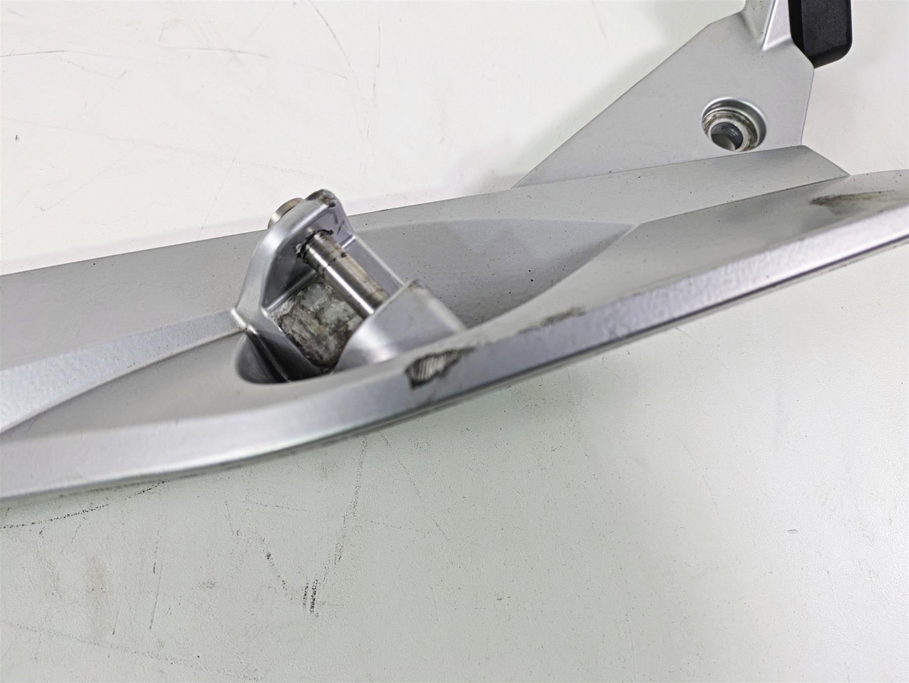 2010 BMW R1200RT K26 Left Foot Peg Bracket & Shifter Shift Lever 46717675289 {{ shop.shopifyCountryName }} - Mototech271