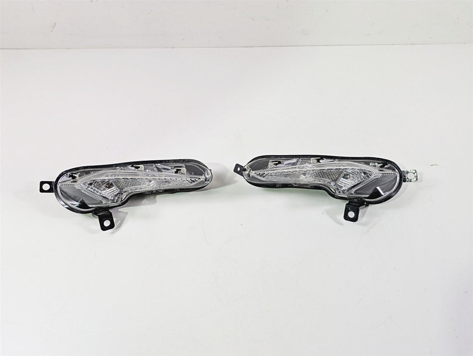 2023 Suzuki GSX1300 RR Hayabusa Front Turn Signal Indicator Set Read 35601-10L02 {{ shop.shopifyCountryName }} - Mototech271