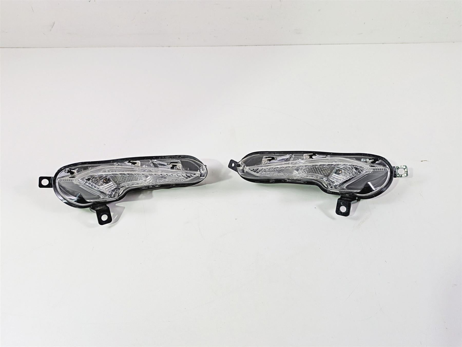 2023 Suzuki GSX1300 RR Hayabusa Front Turn Signal Indicator Set Read 35601-10L02