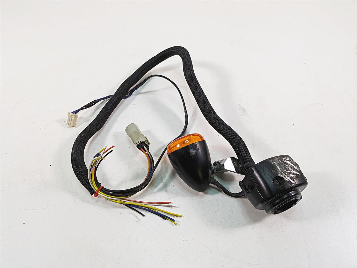 2009 Harley FXDF Dyna Fat Bob Left Hand Blinker Control Switch - Read 71682-06A {{ shop.shopifyCountryName }} - Mototech271
