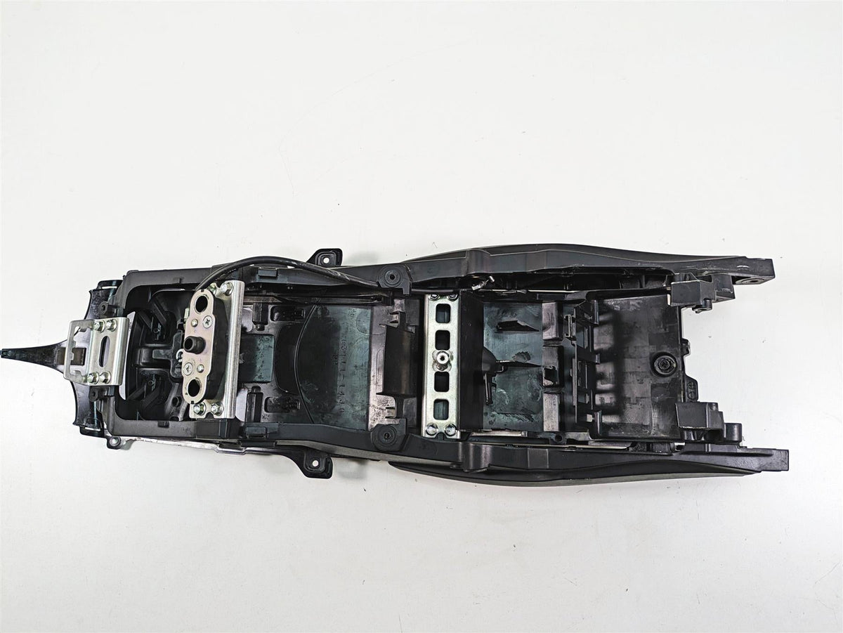 2022 Suzuki GSXR 750 Subframe Inner Fender Set 41211-14J00-YUG 41221-14J00-YUG {{ shop.shopifyCountryName }} - Mototech271