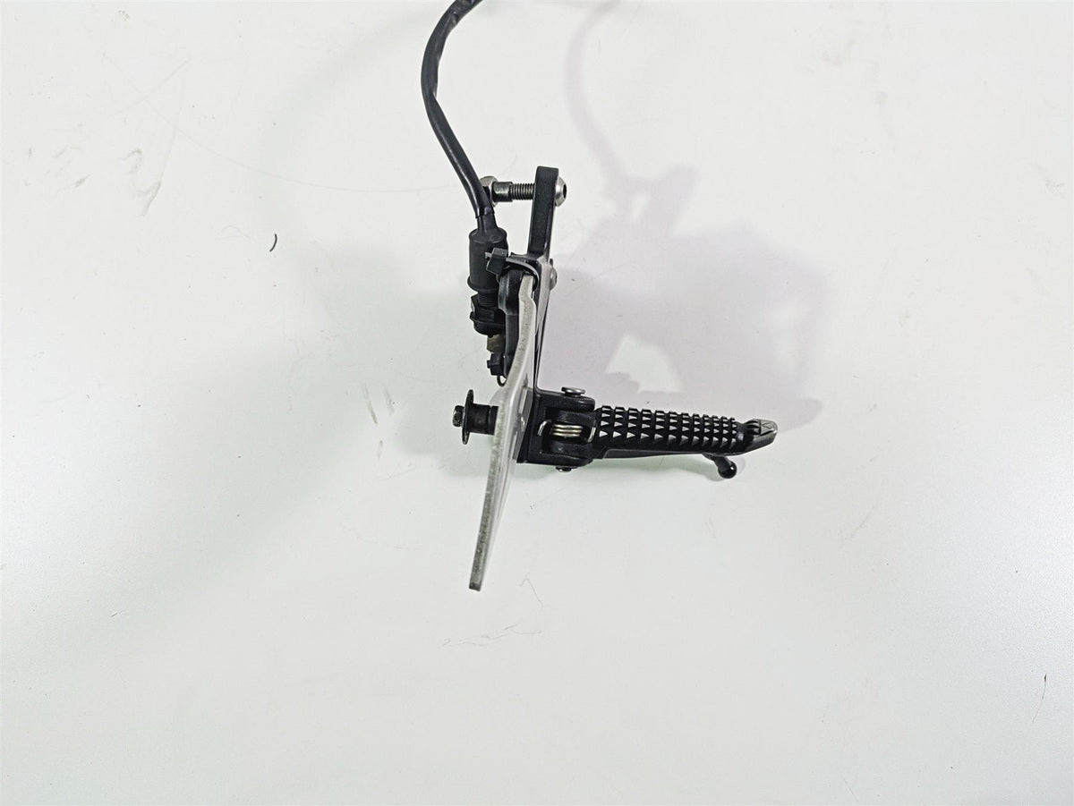 2016 Kawasaki ZX10R Ninja Right Front Footpeg + Mount 35063-1331-18R {{ shop.shopifyCountryName }} - Mototech271