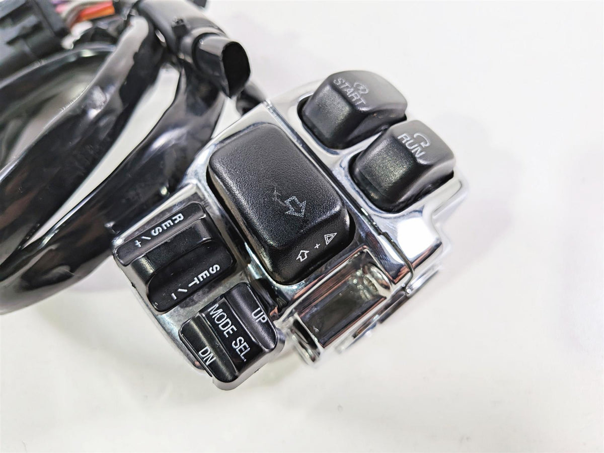 2011 Harley Touring FLHTCU CVO Electra Glide Left Right Control Switch 71682-06A-Mototech271