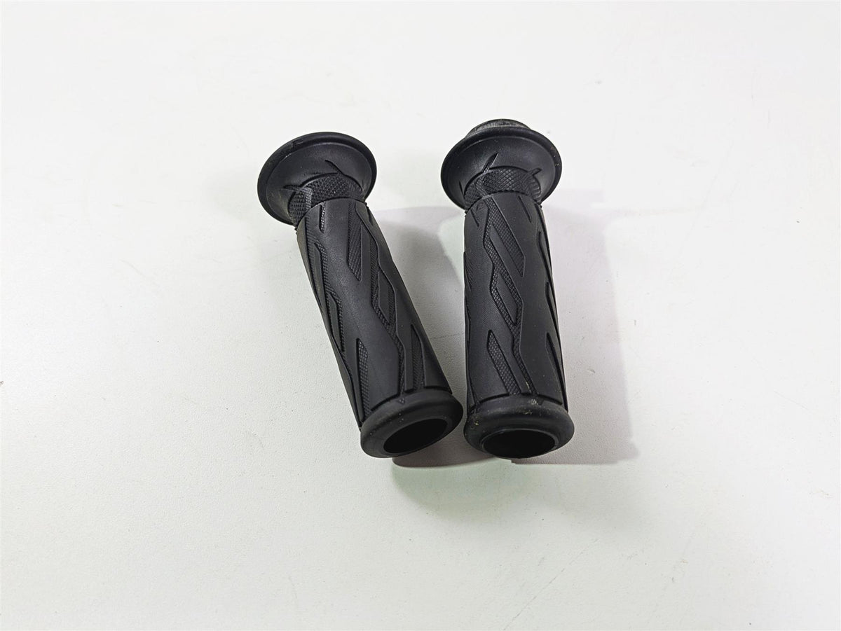 2023 Suzuki GSX1300 RR Hayabusa Left Right Handle Bar Grip Set 57110-21H02 {{ shop.shopifyCountryName }} - Mototech271