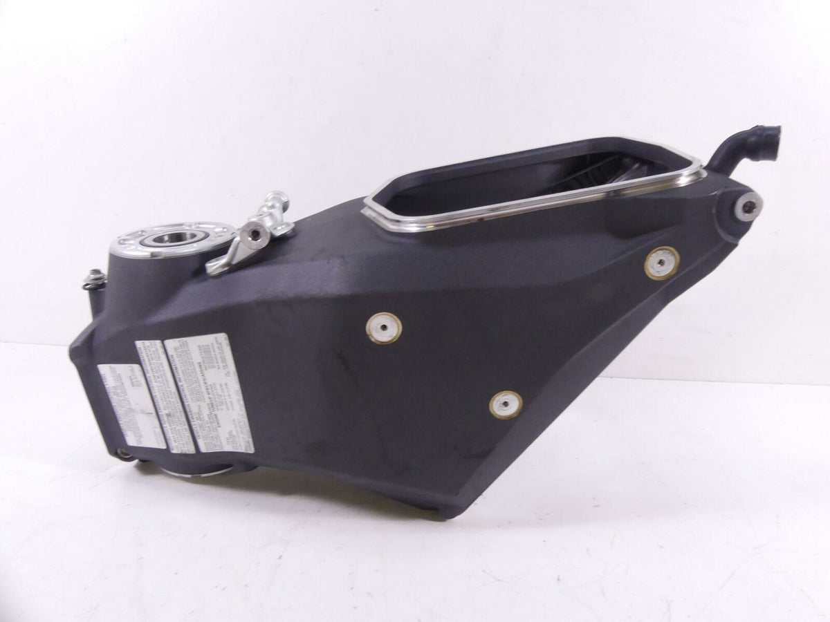 2014 Ducati 899 Panigale Straight Main Frame Chassis Slvg Air Box 47012051CA {{ shop.shopifyCountryName }} - Mototech271