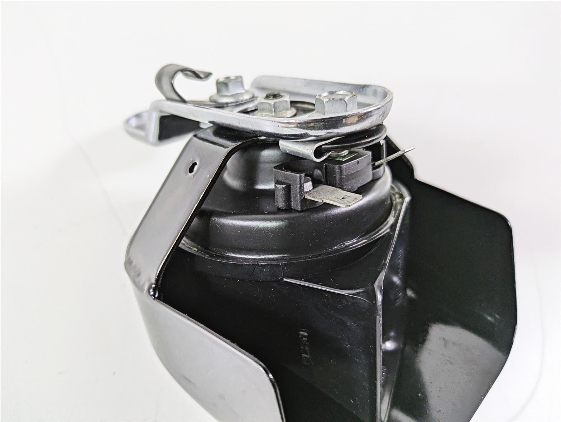 2009 Harley FLSTSB Cross Bones Horn & Black Cover 61300452 69060-90H {{ shop.shopifyCountryName }} - Mototech271