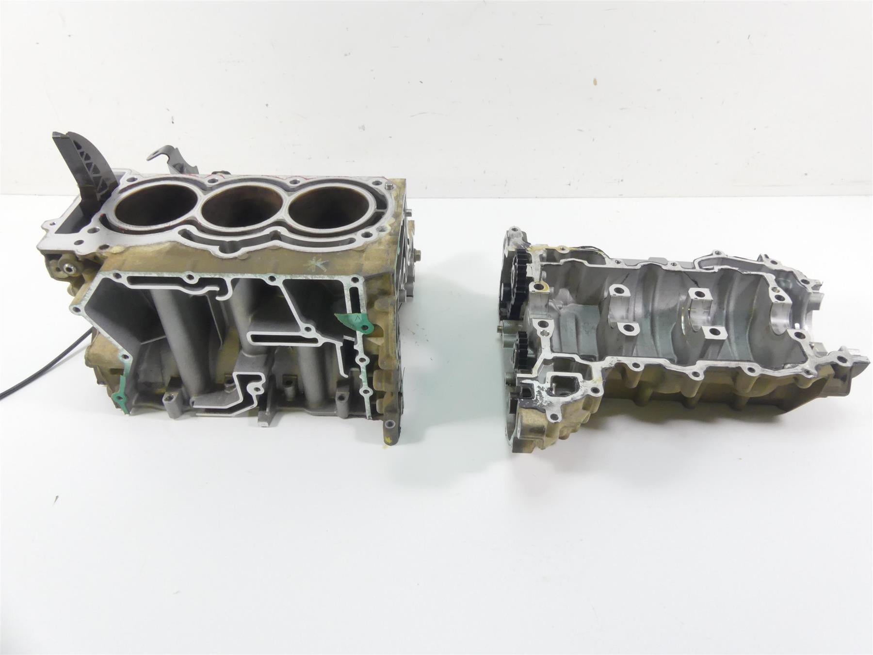 2018 Can Am Maverick X3 Turbo STD Crankcase Crank Engine Case Set 420893001 {{ shop.shopifyCountryName }} - Mototech271