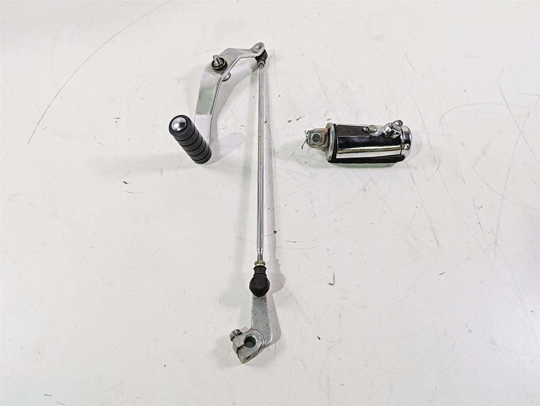 2002 Honda V-Twin VTX1800 C Left Footpeg & Shifter Shift Lever 24710-MCH-000 {{ shop.shopifyCountryName }} - Mototech271