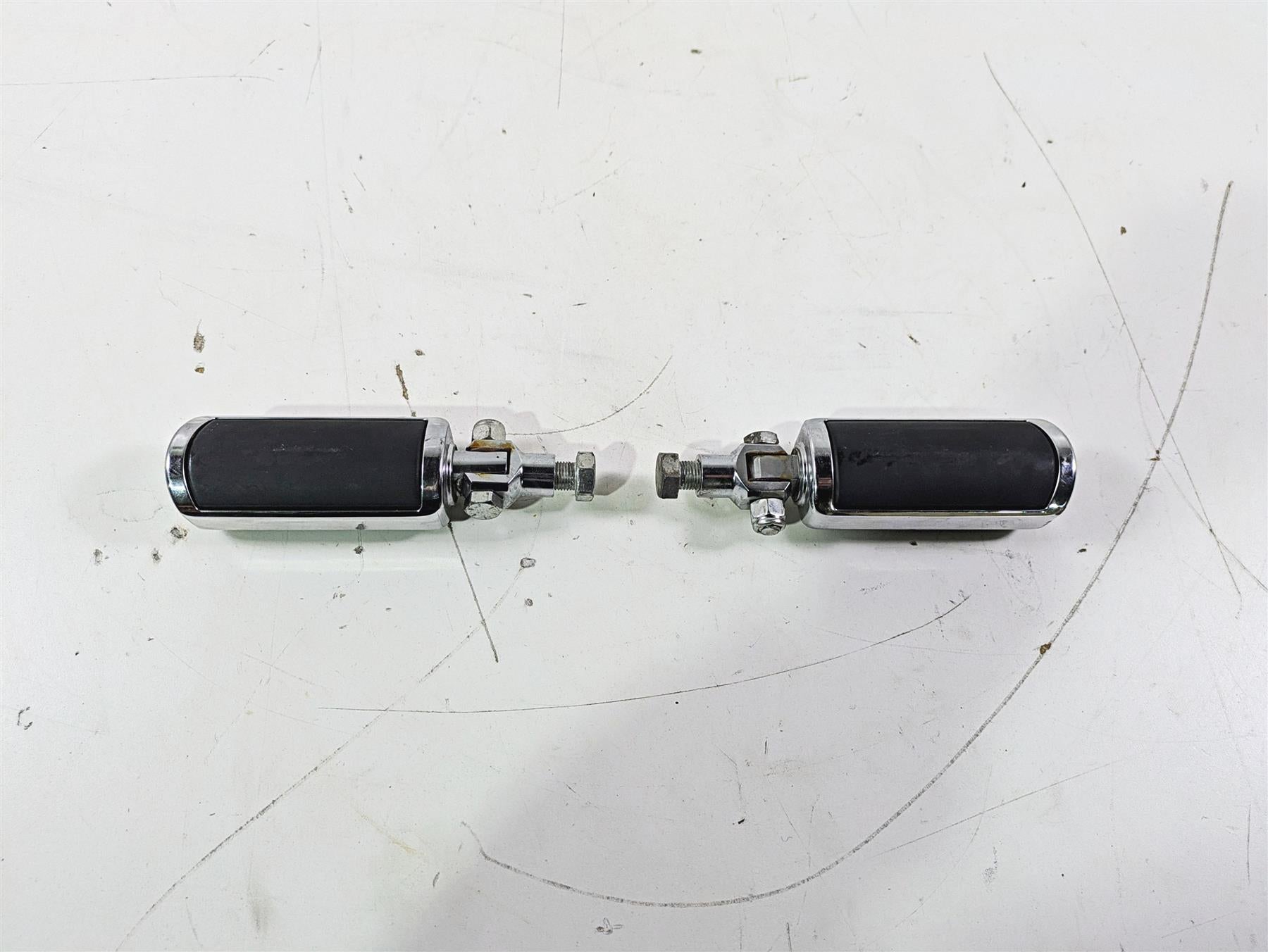 2004 Harley Softail FLSTF Fat Boy Willie G Skull Highway Foot Peg Set 50370-04 {{ shop.shopifyCountryName }} - Mototech271