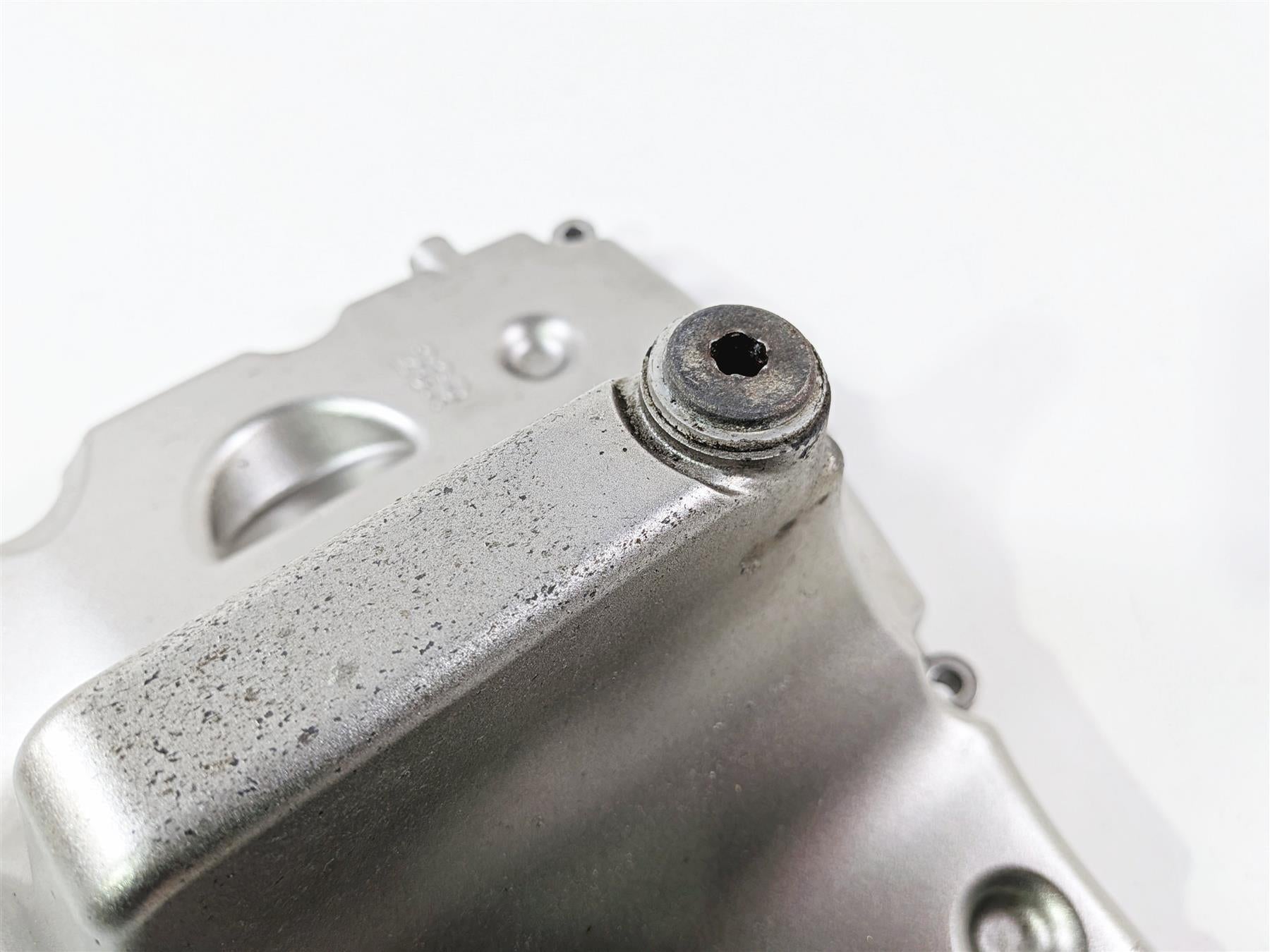2016 Yamaha YZF R1 RN32 Oil Pan Bottom Engine Cover Strainer B60-13400-00-00 {{ shop.shopifyCountryName }} - Mototech271