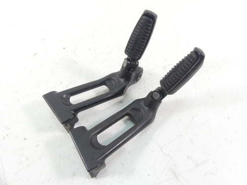2006 Harley VRSCD Night V Rod Rear Passenger Footpeg Set -Read 51094-06 51095-06 | Mototech271
