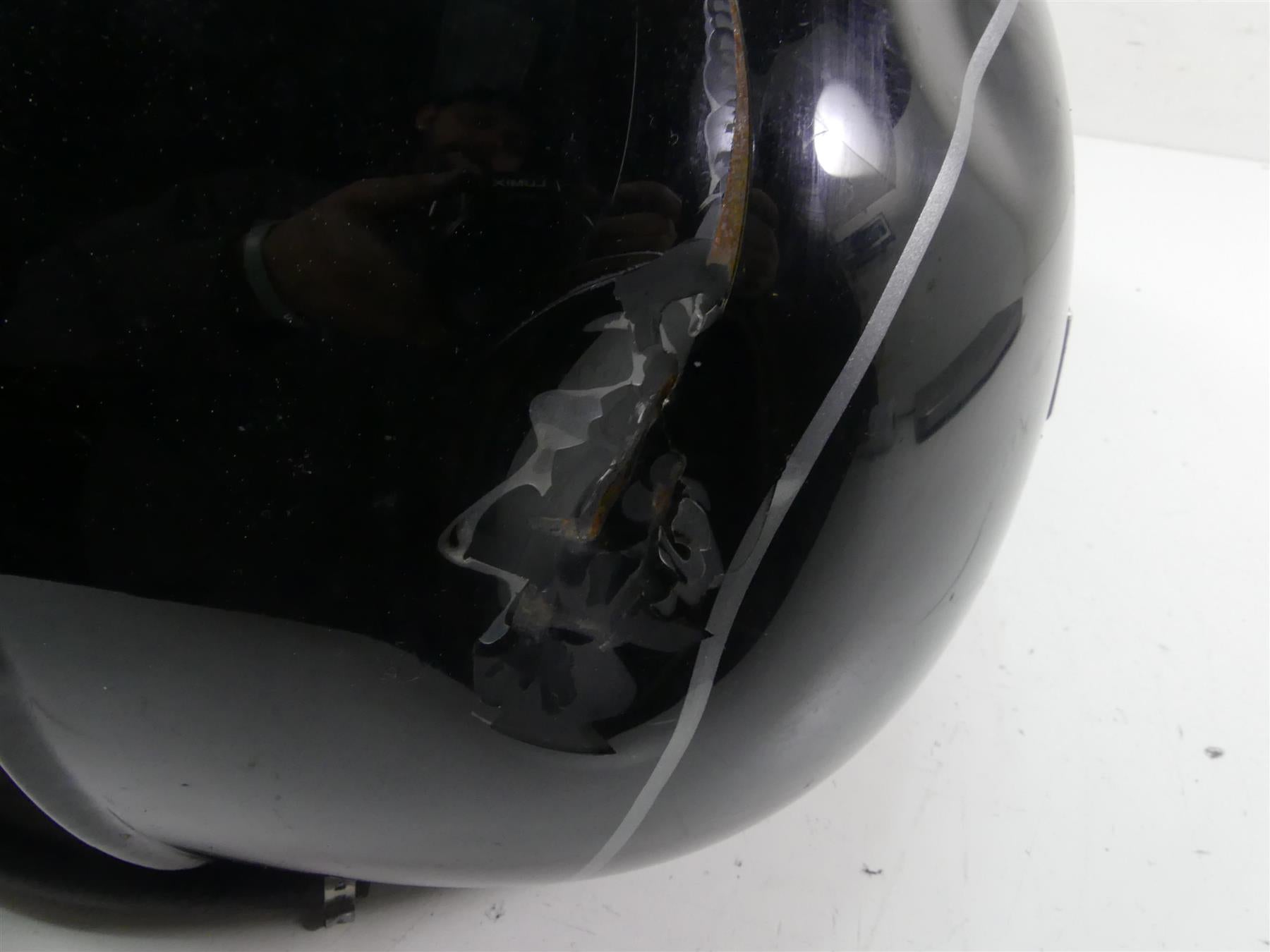 2010 Harley FXDWG Dyna Wide Glide Fuel Gas Petrol Tank - Dented 61593-10 {{ shop.shopifyCountryName }} - Mototech271