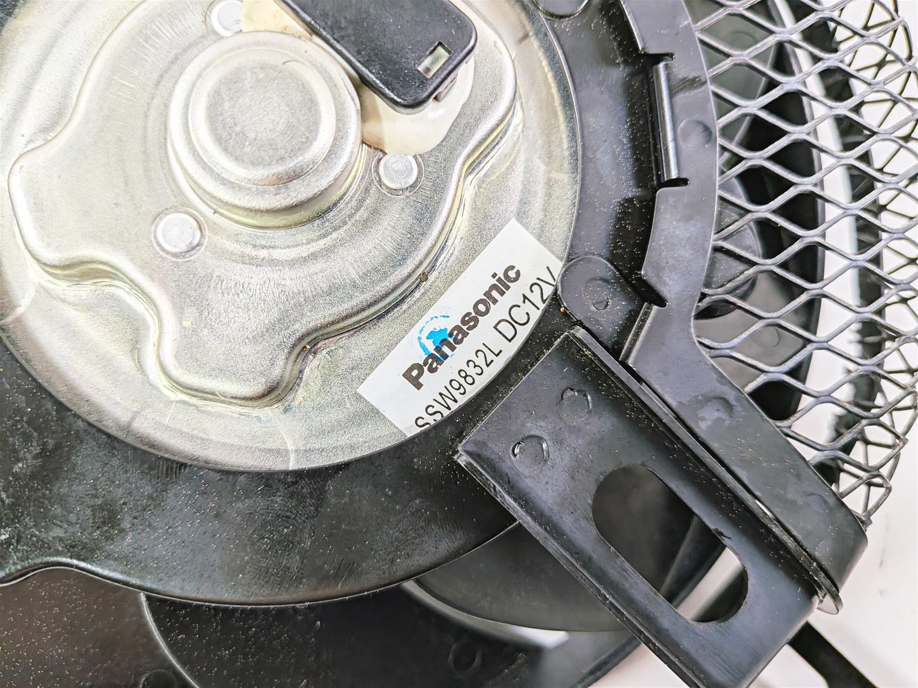 2024 Suzuki GSXR 600 Radiator Cooling Fan - Tested 17710-14J00 {{ shop.shopifyCountryName }} - Mototech271