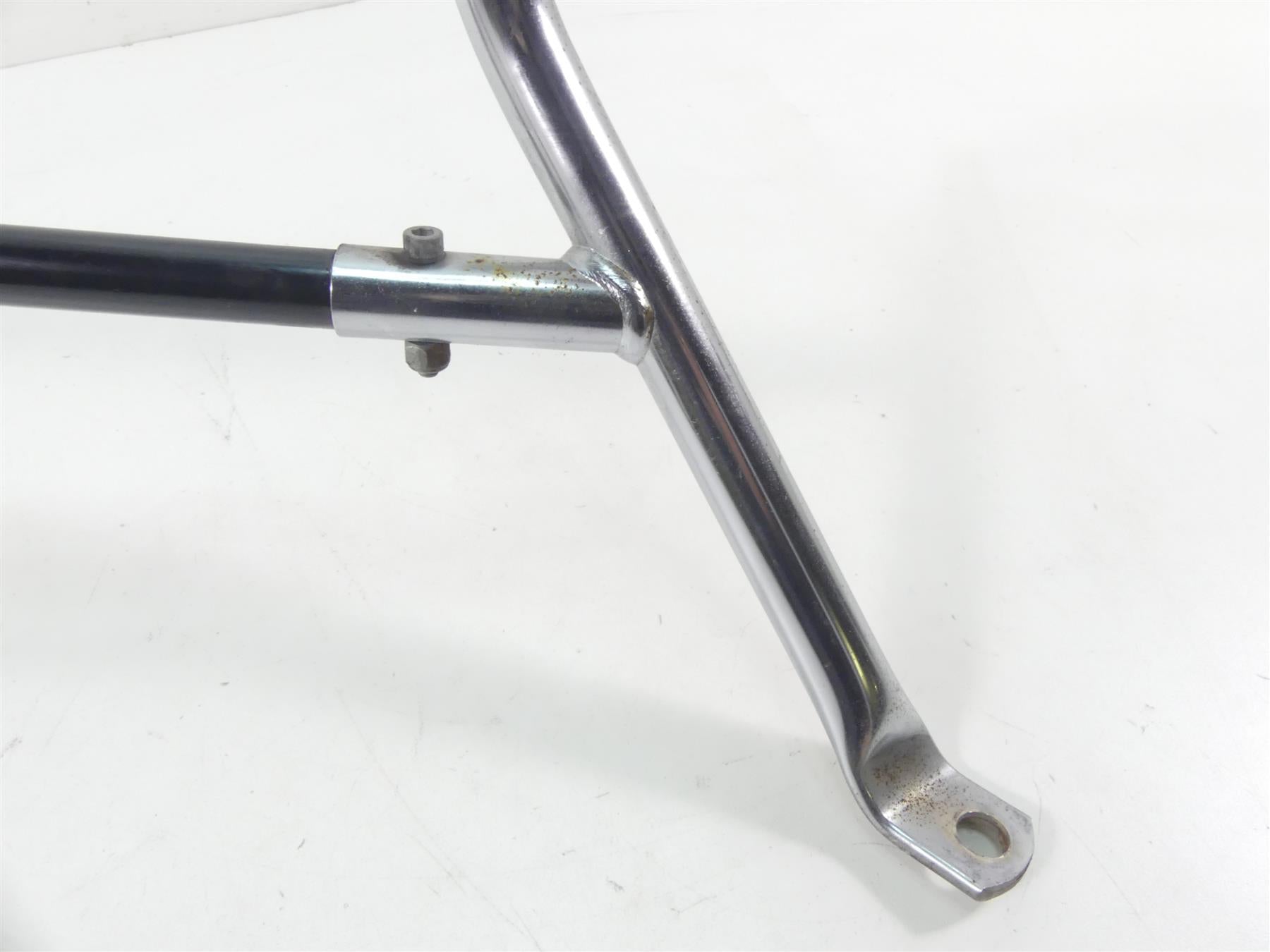 2014 Harley Touring FLHXS Street Glide Sp Left Saddlebag Mount Guard 90200506 {{ shop.shopifyCountryName }} - Mototech271