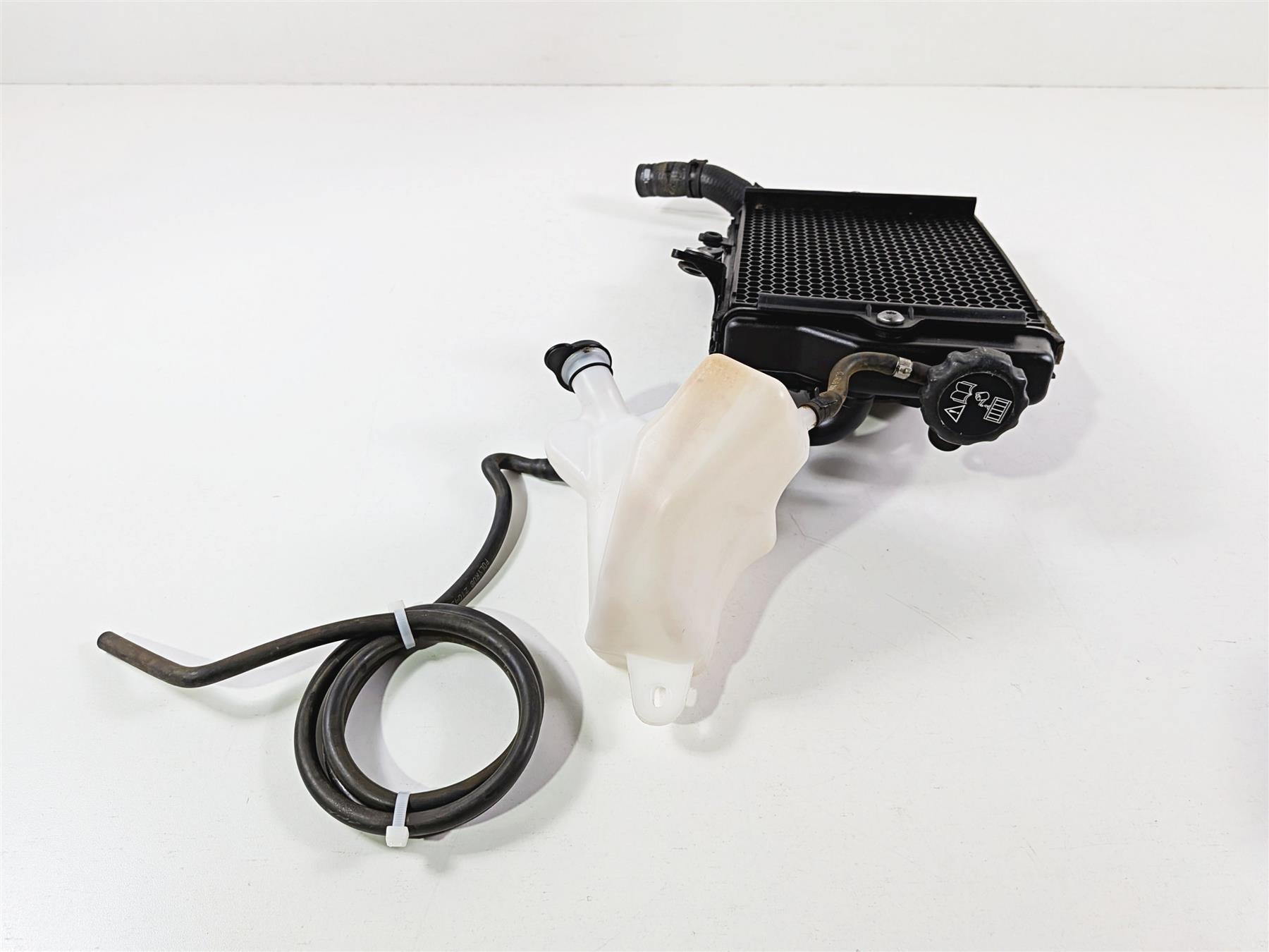 2022 Triumph Tiger 900 GT Pro Right Radiator Fan Reservoir Hoses T2104600 {{ shop.shopifyCountryName }} - Mototech271