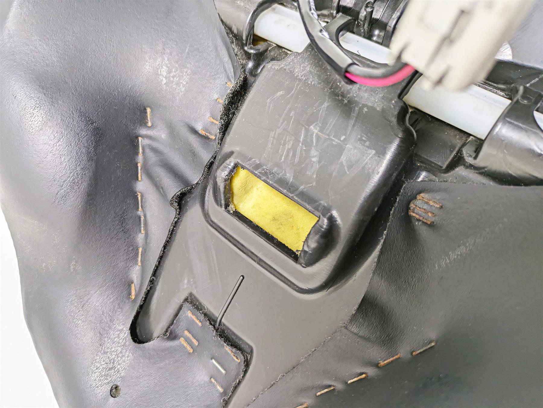 2017 Harley Touring FLHTKSE CVO E-Glide Heated Driver Seat Saddle 52000281 {{ shop.shopifyCountryName }} - Mototech271