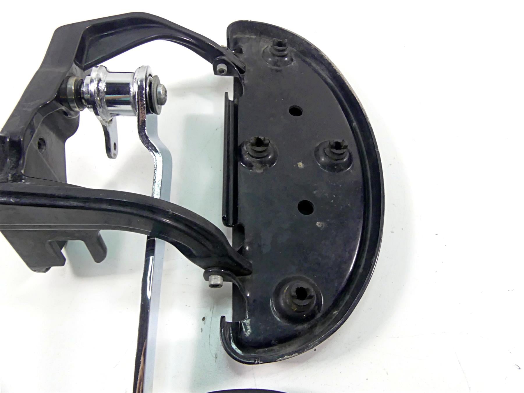 2016 Harley Softail FLS Slim Right Front Floorboard & Brake Pedal Set 42431-11 {{ shop.shopifyCountryName }} - Mototech271