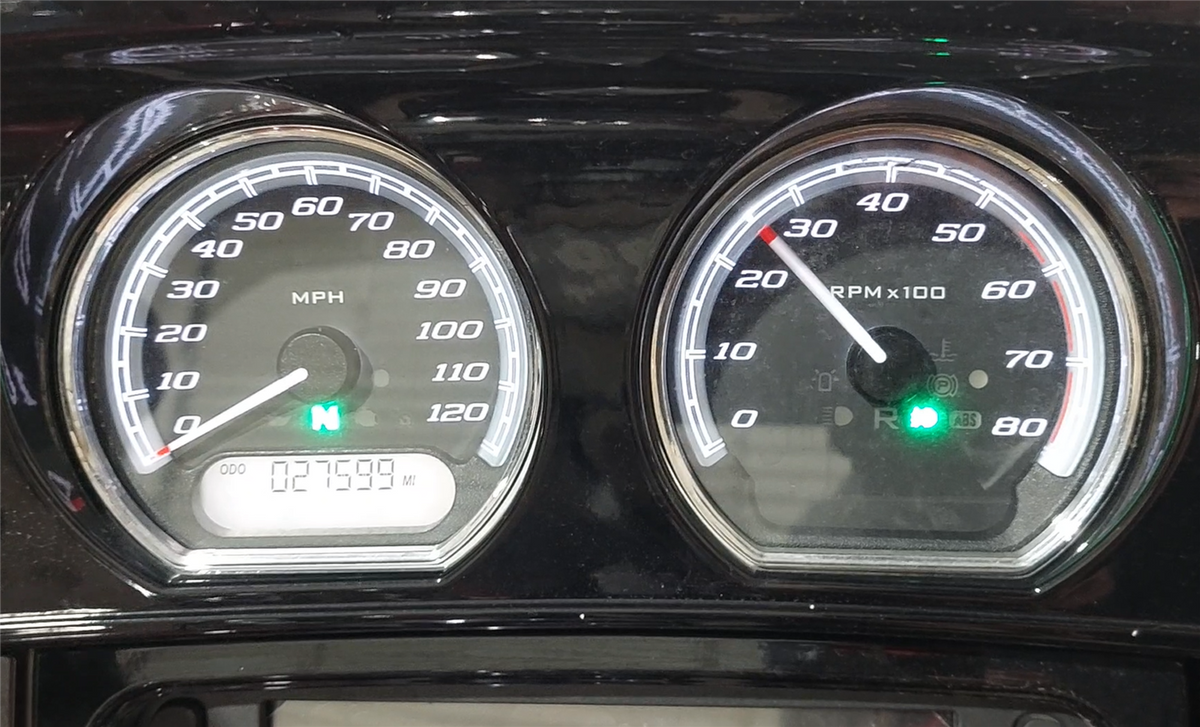 2017 Harley Touring FLHTKL Electra Glide Gauges Speedometer Instrument 70900118 {{ shop.shopifyCountryName }} - Mototech271