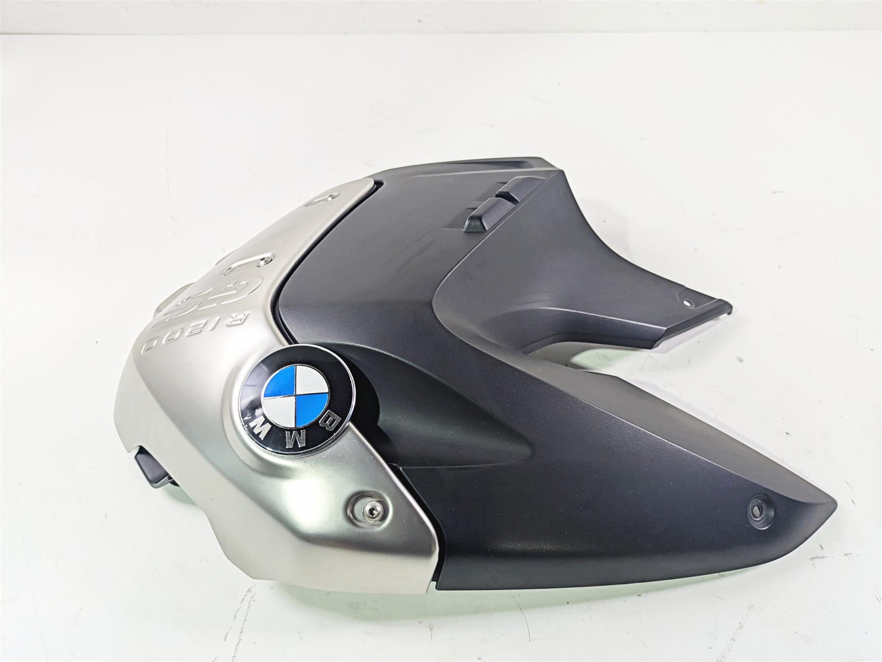 2010 BMW R1200GS K25 Tank Right Side Cover & Emblem 46637700876 46637700874 {{ shop.shopifyCountryName }} - Mototech271