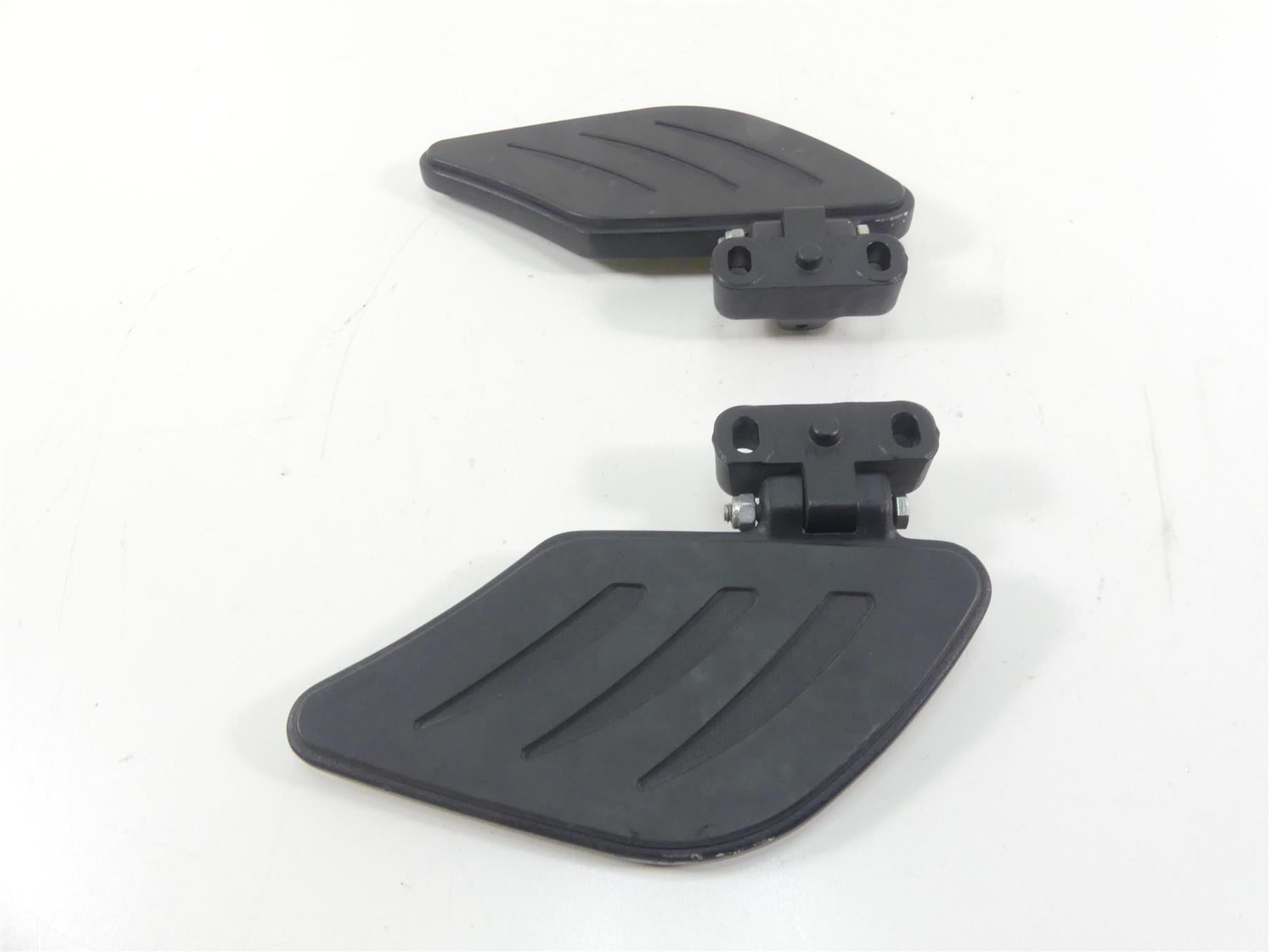 2015 Victory Cross Country Tour Rear Passenger Floorboard Set 5137338 5137339 {{ shop.shopifyCountryName }} - Mototech271