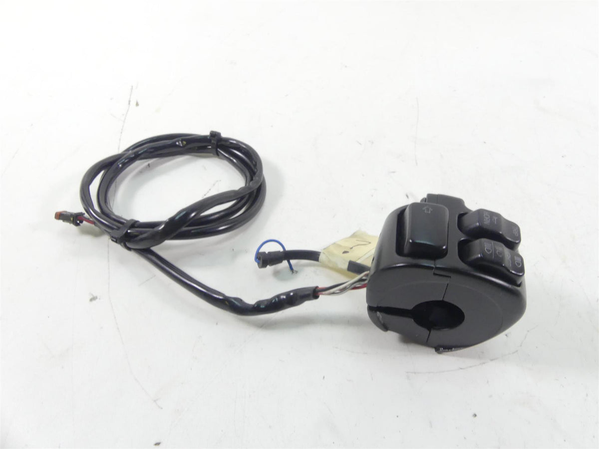 2015 Harley FXDL Dyna Low Rider Left Hand Light Blinker Control Switch 72943-12A {{ shop.shopifyCountryName }} - Mototech271