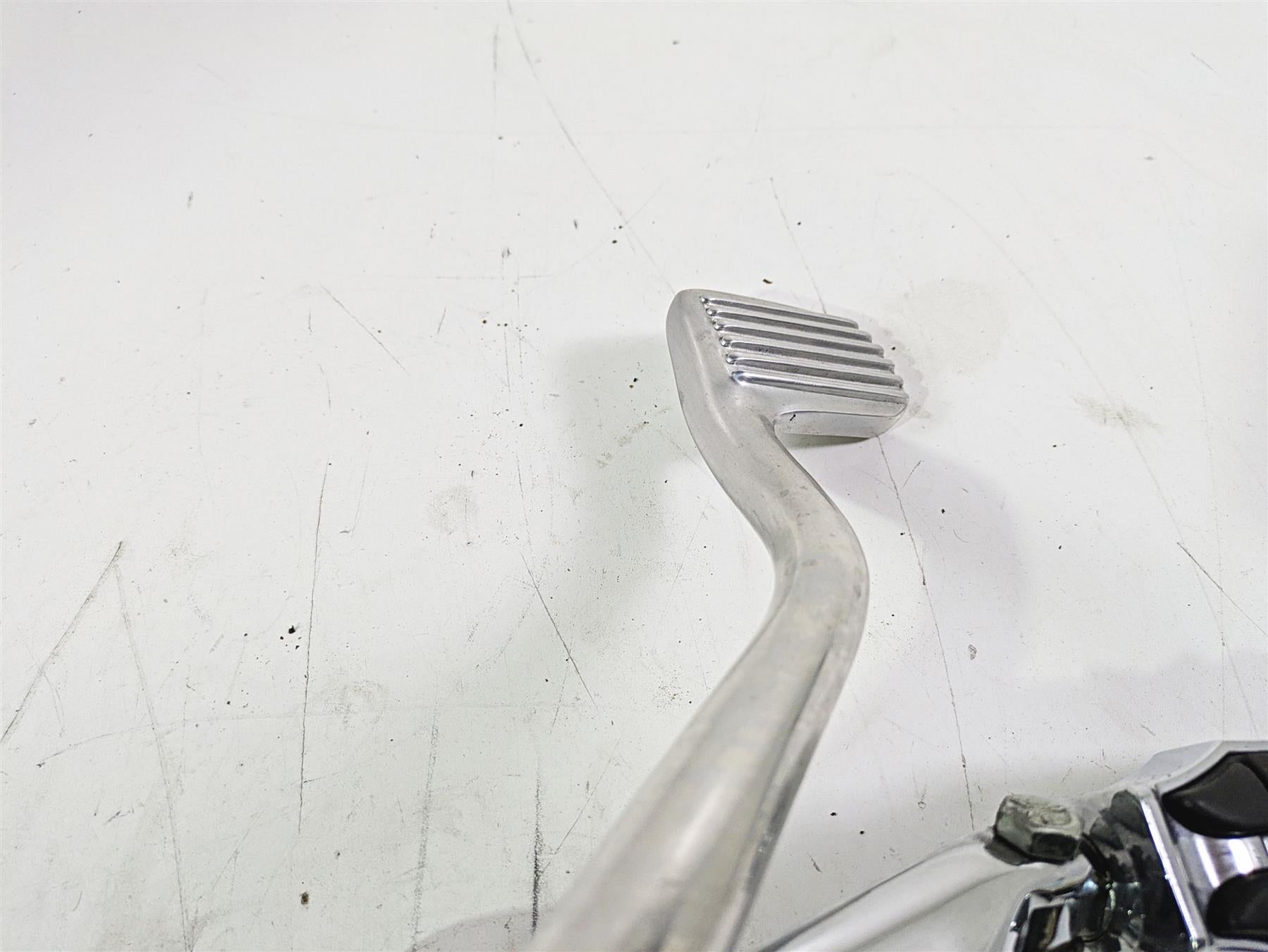 2002 Harley Dyna FXDL Low Rider Front Mid Control + Brake Pedal Shifter 50649-90 {{ shop.shopifyCountryName }} - Mototech271