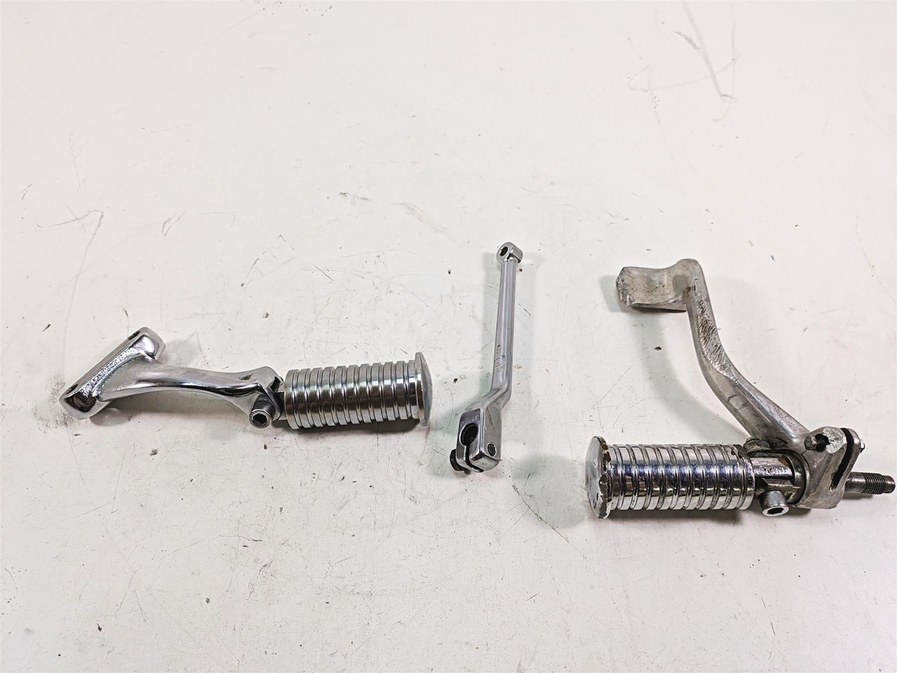 1994 Harley Sportster XLH883 XL883 Left Right Front Foot Peg Pedal Set 50951-90 {{ shop.shopifyCountryName }} - Mototech271