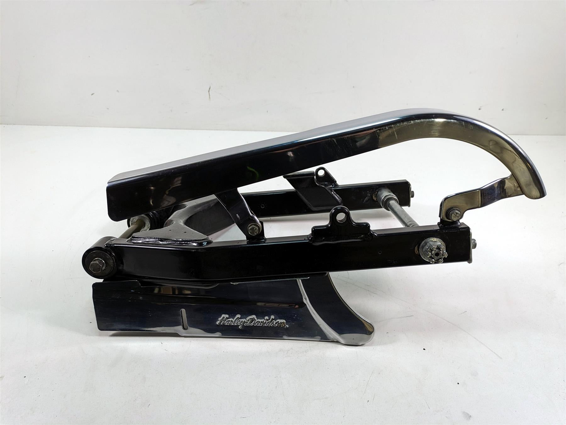 2000 Harley Dyna FXDL Low Rider Rear Swingarm + 3/4" Axle & Belt Guard 47820-00A {{ shop.shopifyCountryName }} - Mototech271