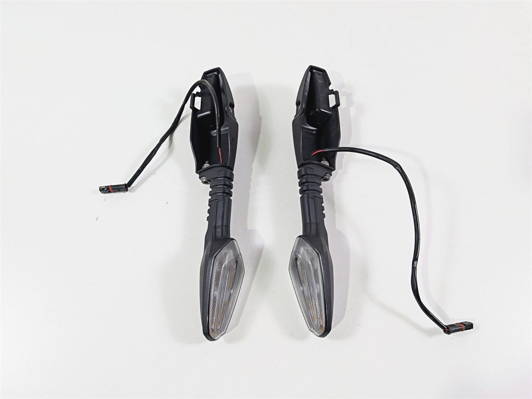 2023 BMW R nineT Scrambler K23 Front Blinker Turn Signal & Mounts 63138557204 {{ shop.shopifyCountryName }} - Mototech271