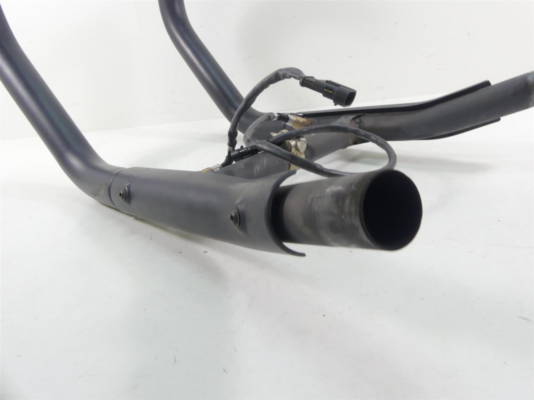 2019 Moto Guzzi V7 III Stone 750 Black Exhaust Pipe Header Set 2B003148 2B003147 {{ shop.shopifyCountryName }} - Mototech271