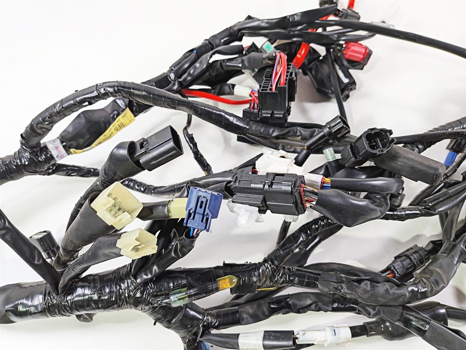 2025 Yamaha YZF R7 Wiring Harness Loom - Taillight Plug Cut BEB-82590-01-00 {{ shop.shopifyCountryName }} - Mototech271