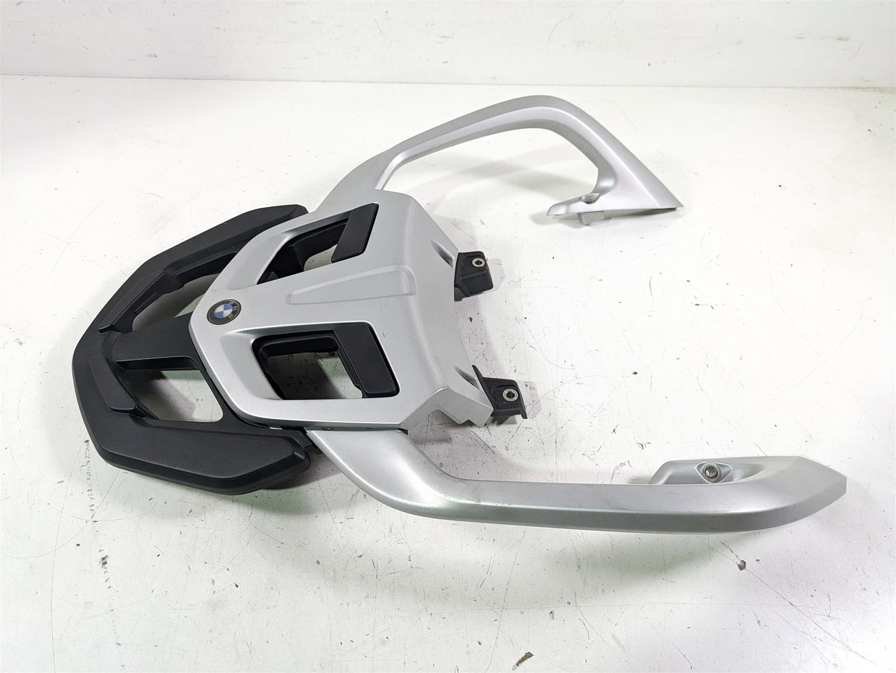 2022 BMW R1250 RT K052 Rear Luggage Rack & Grab Set 46548520650 46548548023 {{ shop.shopifyCountryName }} - Mototech271