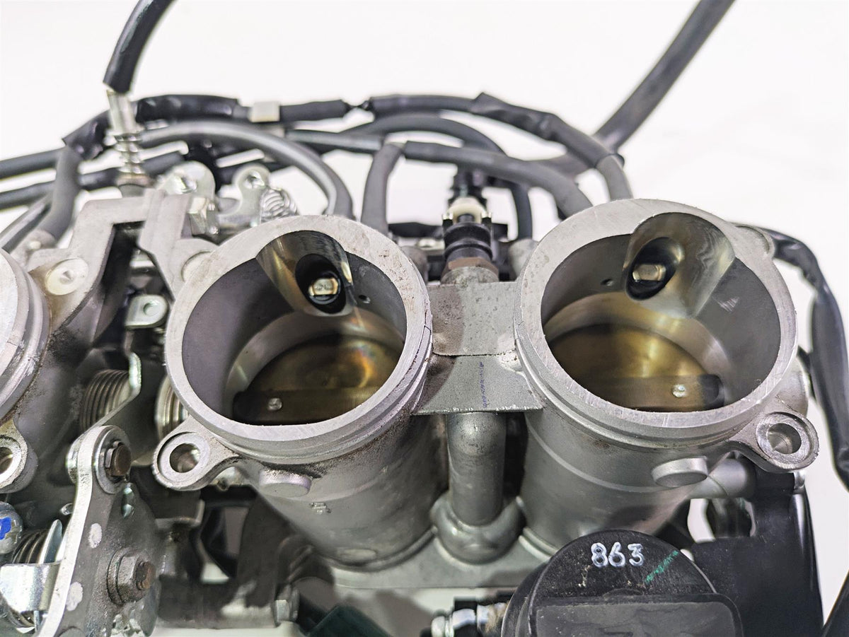 2009 Yamaha FZ1 FZS10 Fazer Throttle Body Bodies & Wiring 2D1-13750-10-00 {{ shop.shopifyCountryName }} - Mototech271
