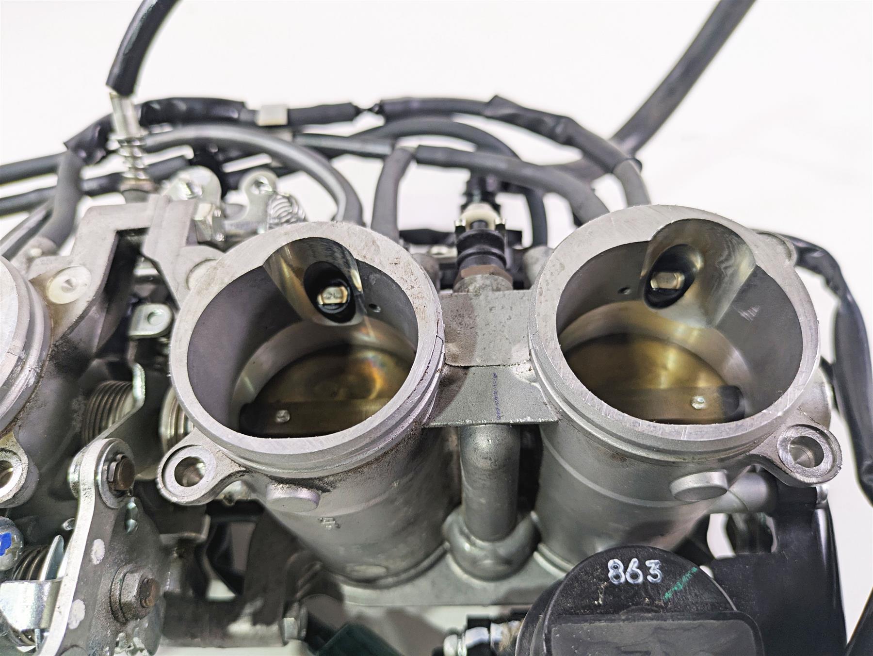2009 Yamaha FZ1 FZS10 Fazer Throttle Body Bodies & Wiring 2D1-13750-10-00 {{ shop.shopifyCountryName }} - Mototech271