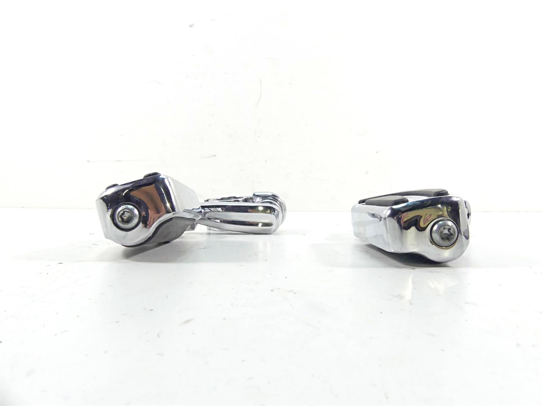 2007 Harley Touring FLHRSE CVO Road King Airflow Chrome Highway Peg Set 50500435 {{ shop.shopifyCountryName }} - Mototech271