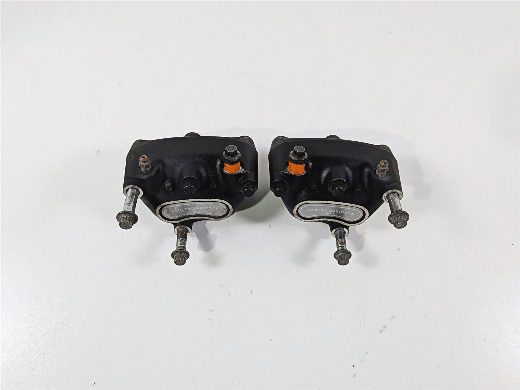 2001 Harley FLHRCI Road King Front Brake Caliper Set 44023-00C 44046-00D {{ shop.shopifyCountryName }} - Mototech271