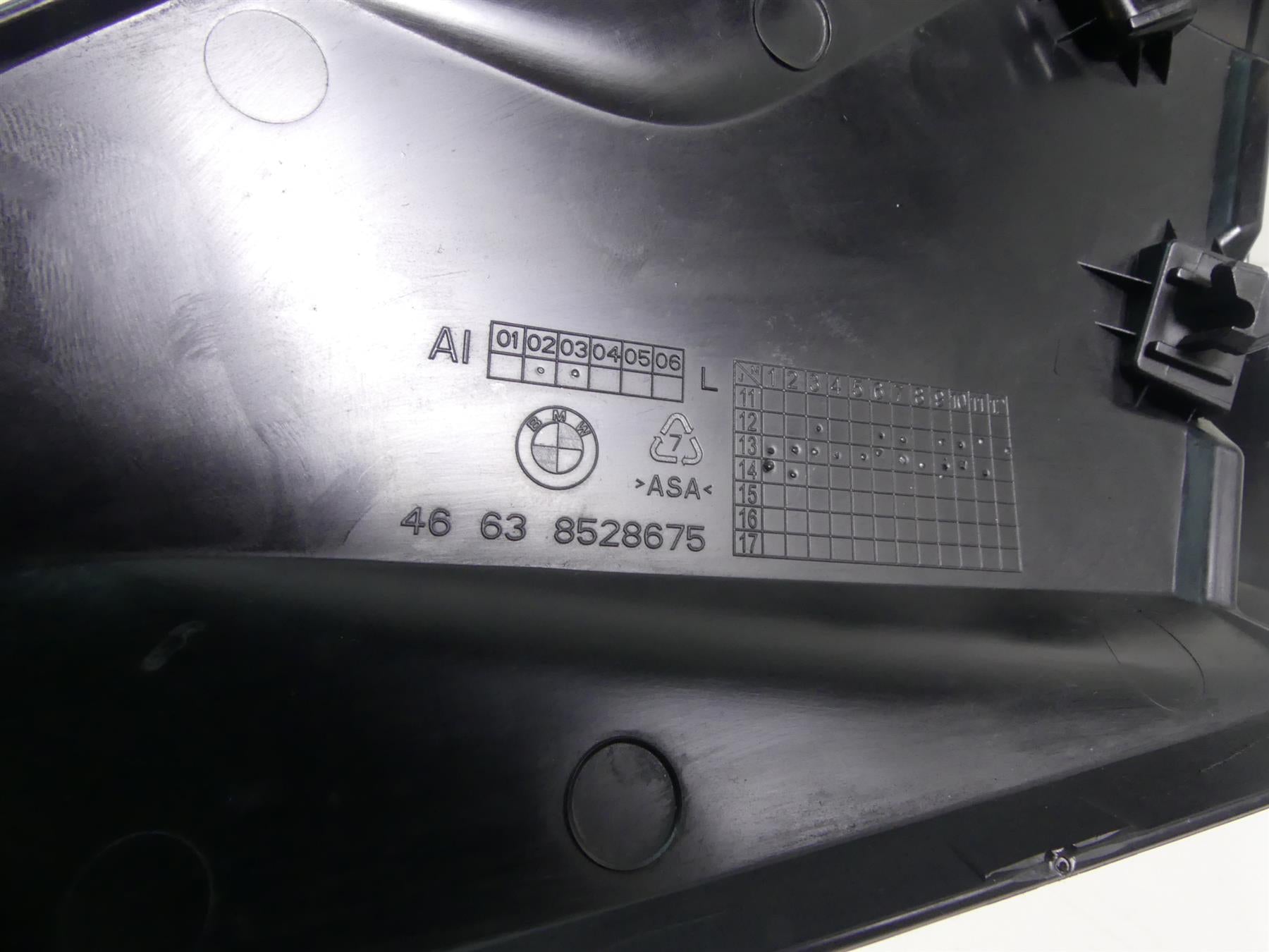 2014 BMW R1200GS K50 Left Right Side Between Leg Cover Set 46638528675 {{ shop.shopifyCountryName }} - Mototech271