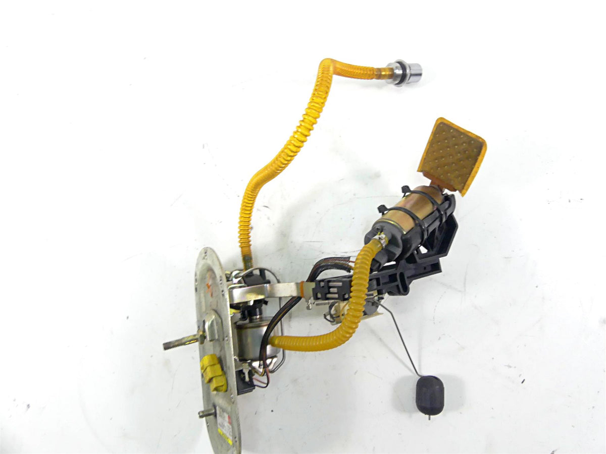 2007 Harley Touring FLHRC Road King Fuel Gas Petrol Pump 75127-06 {{ shop.shopifyCountryName }} - Mototech271