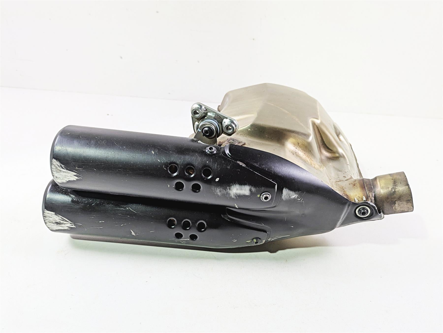 2018 Ducati Scrambler Desert Sled 800 Exhaust Center Muffler Silencer 57314331A