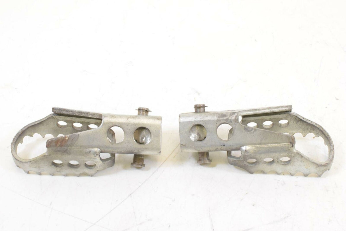 2009 BMW R1200 GS K255 Adv Front Rider Driver Footpeg Set 46717694557 {{ shop.shopifyCountryName }} - Mototech271