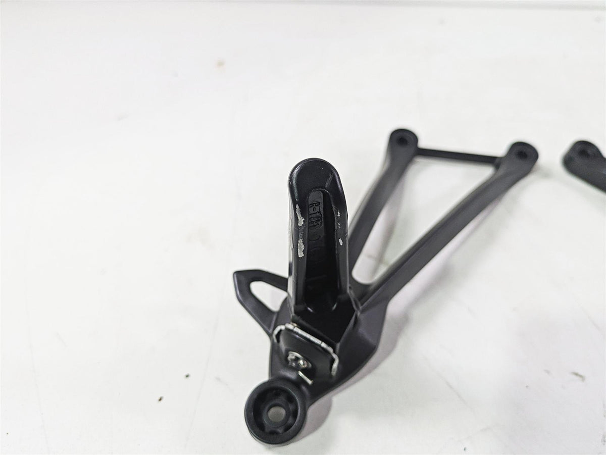 2020 Kawasaki ZX6R Ninja Passenger Footpeg Foot Peg Set 35063-0444-18R {{ shop.shopifyCountryName }} - Mototech271